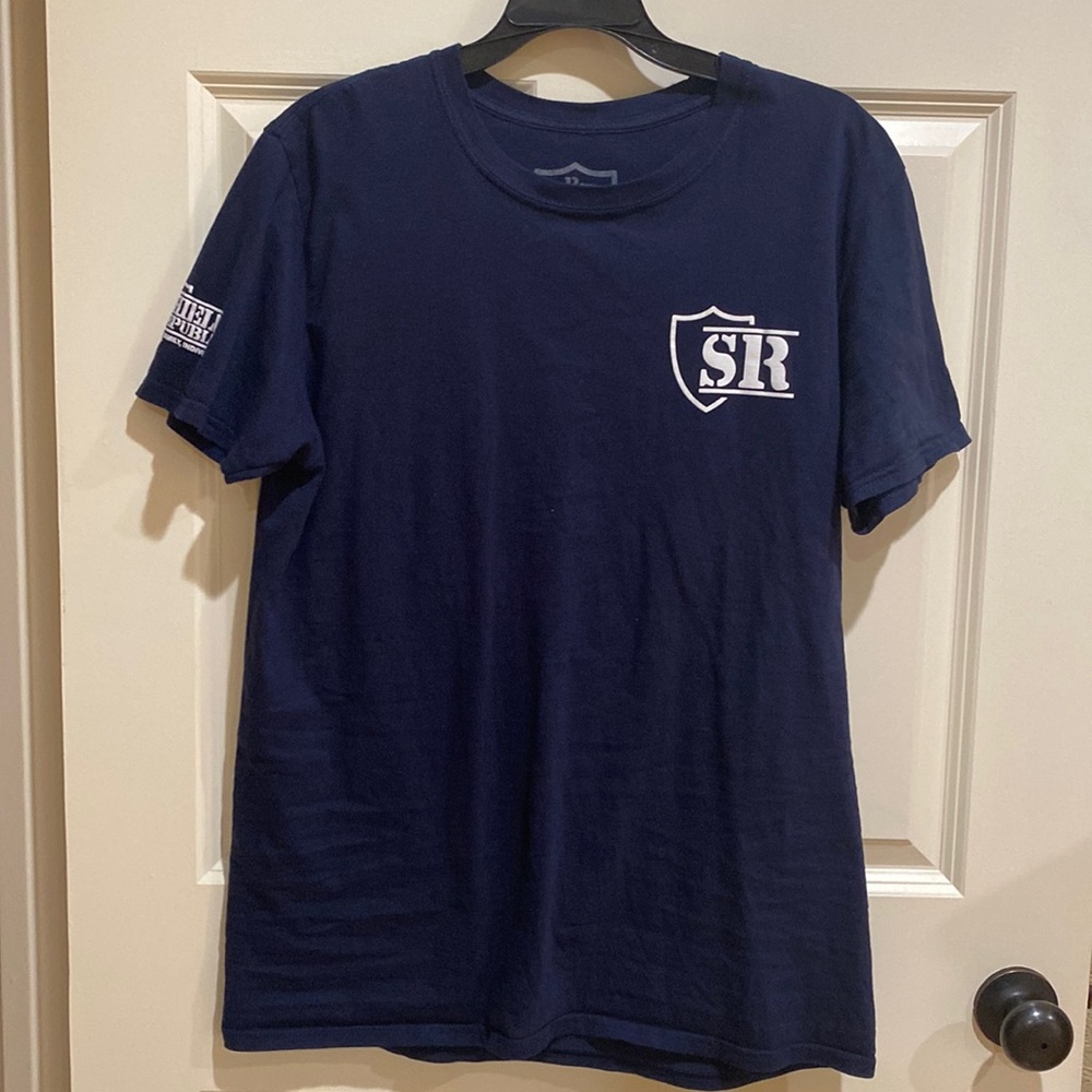Men’s Shield Republic tee size large